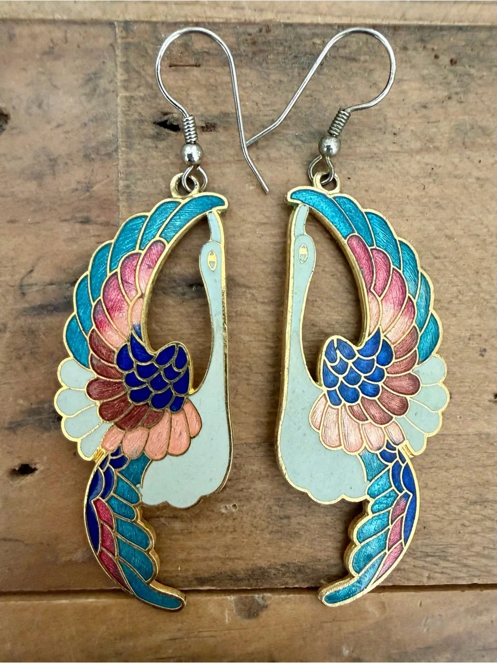 VINTAGE CLOISONNÉ ENAMEL SWAN EARRINGS GOLD TONE BLUE PINK WINGS DANGLE HOOK